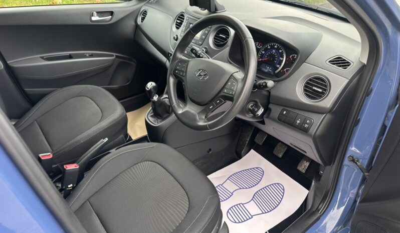 
								2017 Hyundai i10 1.2 premium hatchback 5dr full									