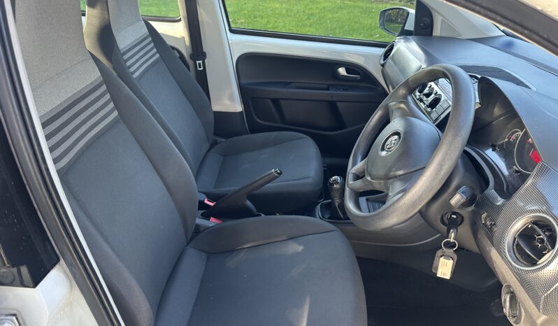 
								2017 Volkswagen up! 1.0 Move up! full									