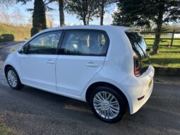 
										2017 Volkswagen up! 1.0 Move up! full									