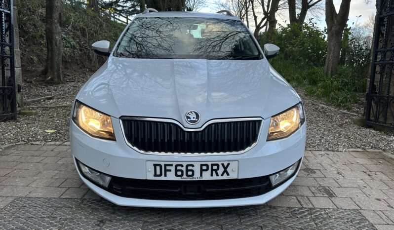 
								Skoda Octavia 1.4 TSI SE DSG full									
