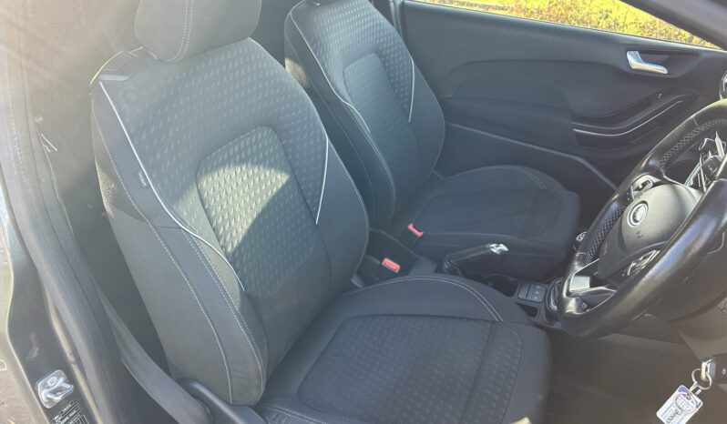 
								Ford fiesta zetec 1.1 petrol full									