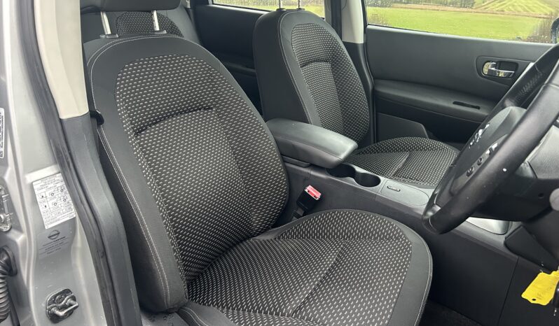 
								Nissan Qashqai Acenta cvt 2.0 petrol auto full									