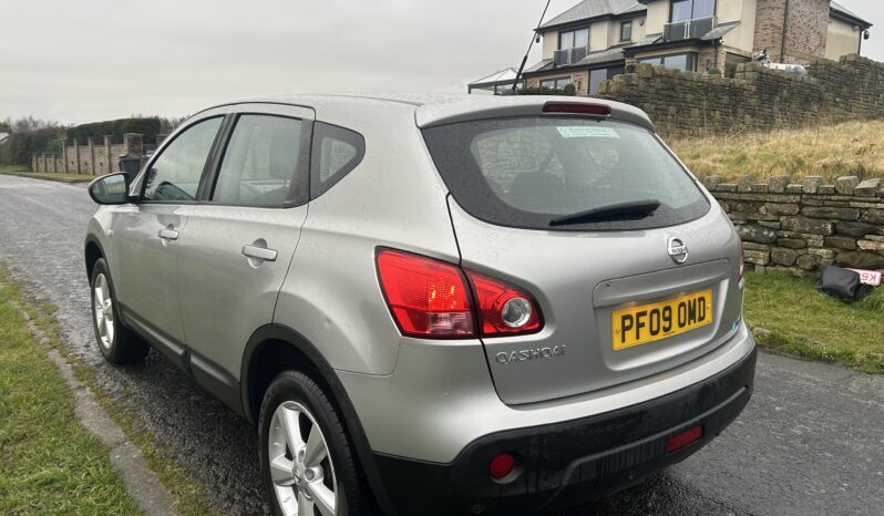
								Nissan Qashqai Acenta cvt 2.0 petrol auto full									