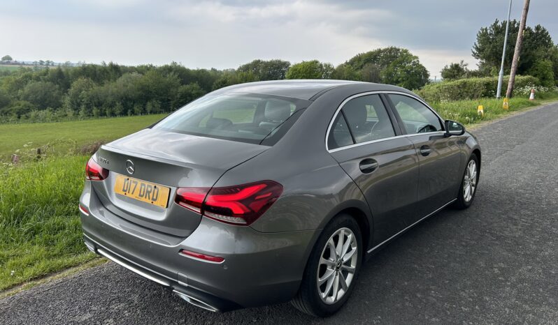 
								Mercedes-benz A180d Sport auto full									