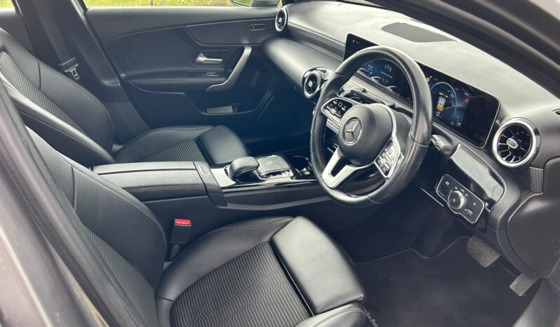 
								Mercedes-benz A180d Sport auto full									