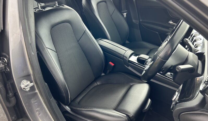 
								Mercedes-benz A180d Sport auto full									