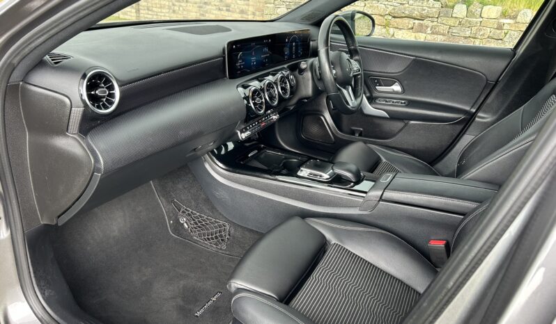 
								Mercedes-benz A180d Sport auto full									