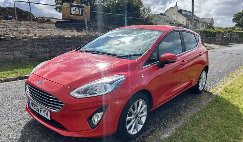 
								Ford Fiesta 1.0T EcoBoost Titanium full									