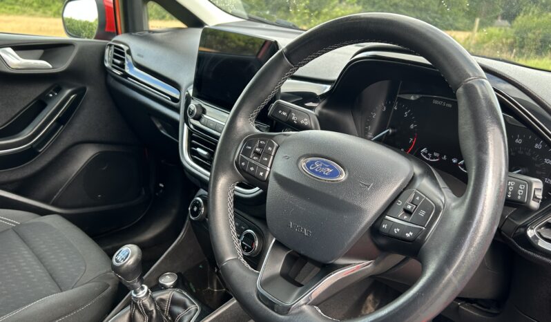 
								Ford Fiesta 1.0T EcoBoost Titanium full									