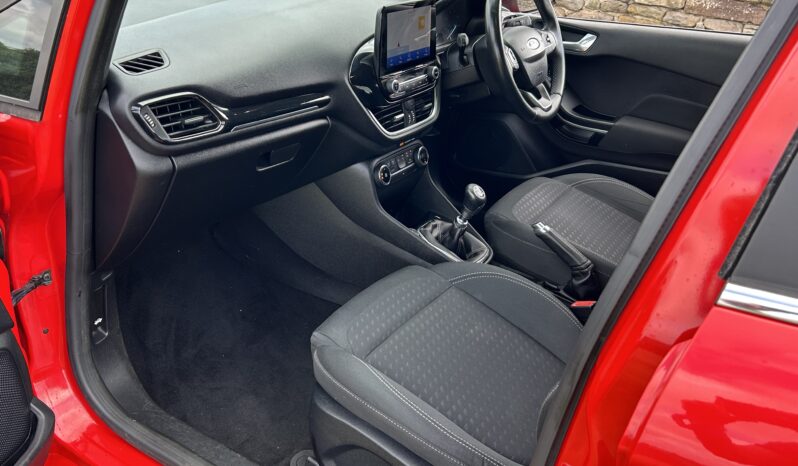 
								Ford Fiesta 1.0T EcoBoost Titanium full									