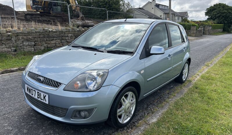 
								Ford fiesta ghia 1.4 petrol full									