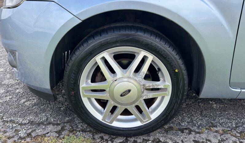 
								Ford fiesta ghia 1.4 petrol full									