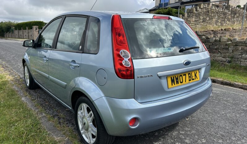 
								Ford fiesta ghia 1.4 petrol full									