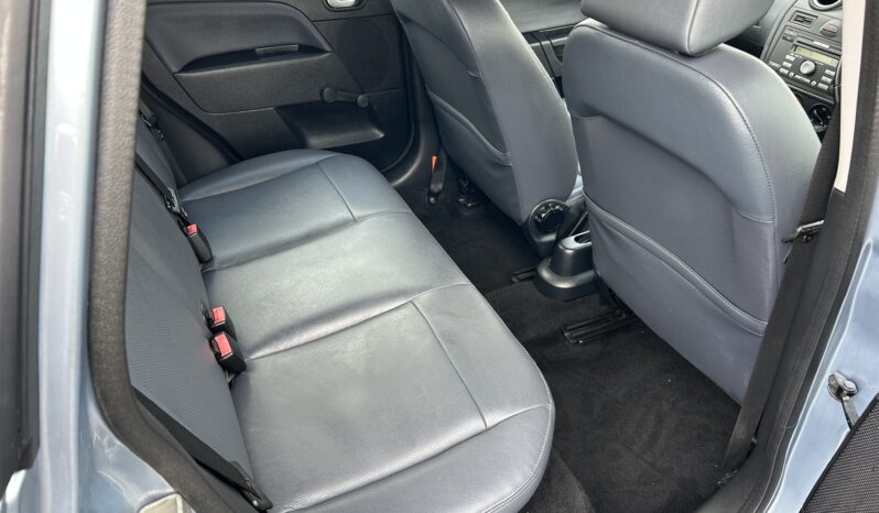 
								Ford fiesta ghia 1.4 petrol full									