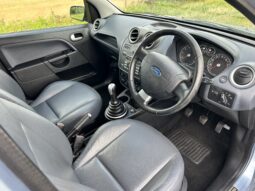 
										Ford fiesta ghia 1.4 petrol full									