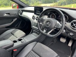 
										Mercedes-Benz GLA 1.6 GLA200 AMG Line 7G-DCT full									