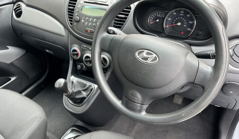 
								Hyundai i10 classic 1.2 petrol full									