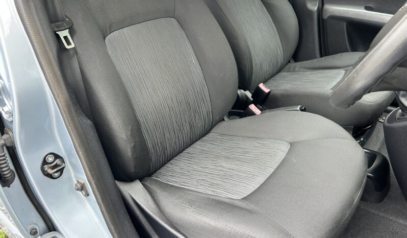 
								Hyundai i10 classic 1.2 petrol full									