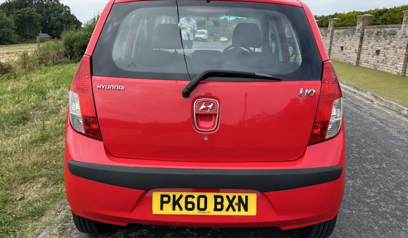 
								Hyundai i10 Classic 1.2 petrol full									