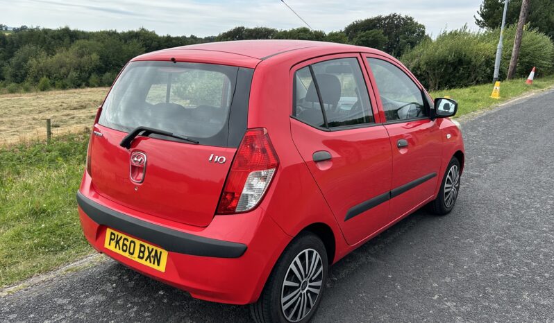 
								Hyundai i10 Classic 1.2 petrol full									