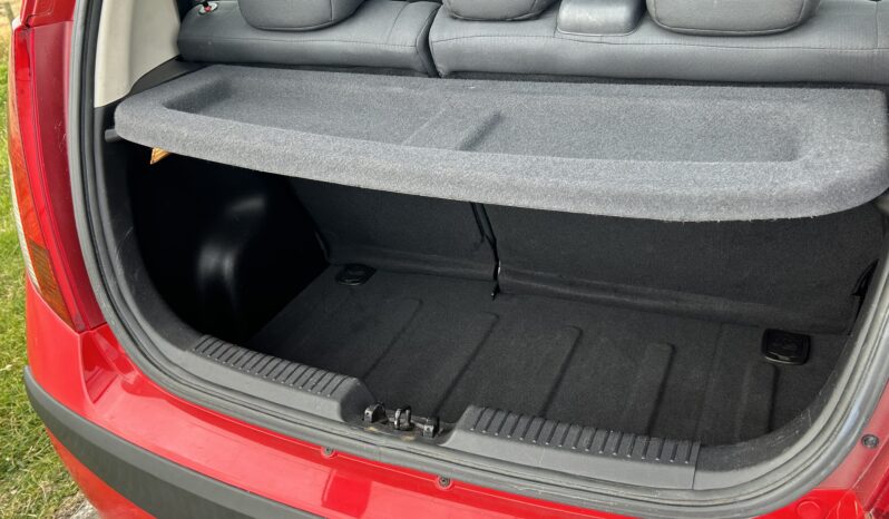 
								Hyundai i10 Classic 1.2 petrol full									