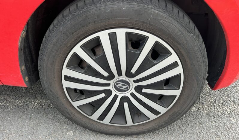 
								Hyundai i10 Classic 1.2 petrol full									
