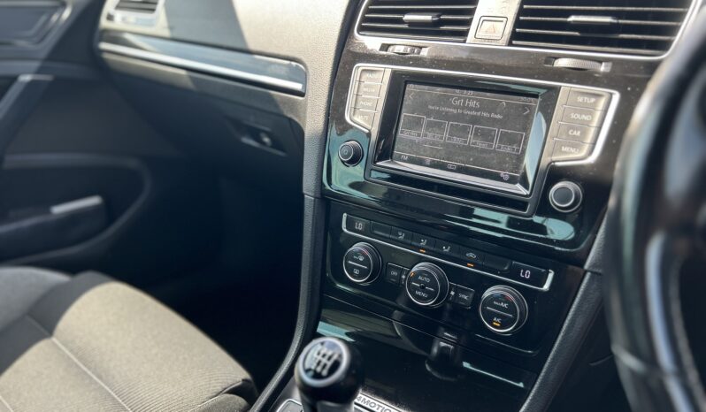 
								Volkswagen Golf R 4wd full									