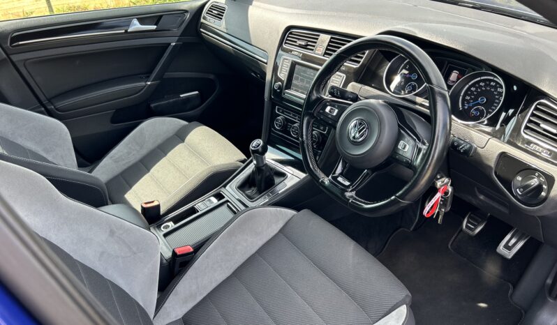 
								Volkswagen Golf R 4wd full									