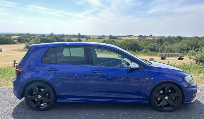 
								Volkswagen Golf R 4wd full									