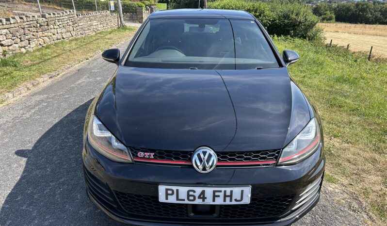 
								Volkswagen Golf GTI full									