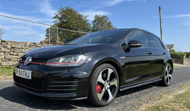 
								Volkswagen Golf GTI full									