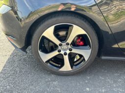 
										Volkswagen Golf GTI full									