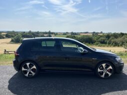 
										Volkswagen Golf GTI full									