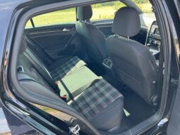 
										Volkswagen Golf GTI full									