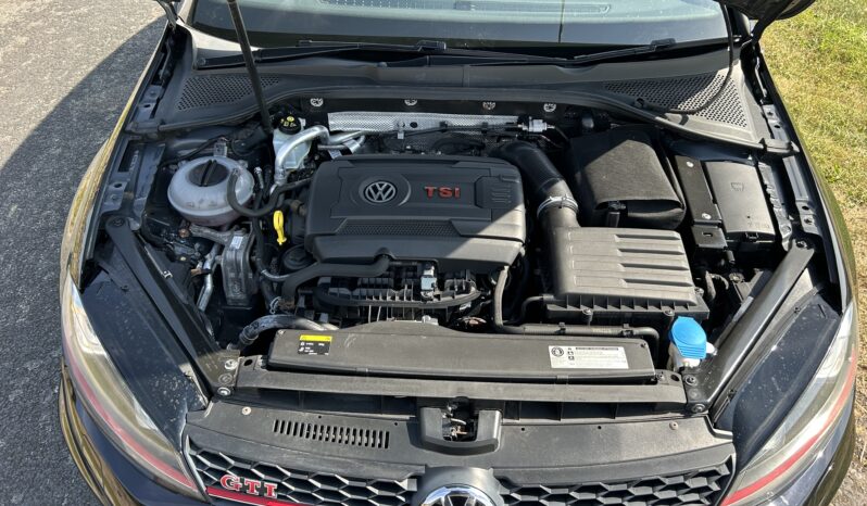 
								Volkswagen Golf GTI full									
