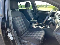 
										Volkswagen Golf GTI full									