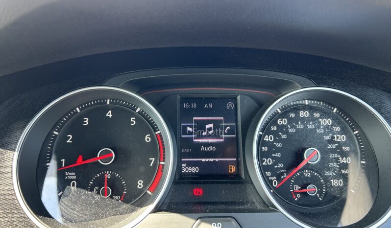 
								Volkswagen Golf GTI full									