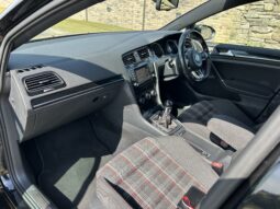 
										Volkswagen Golf GTI full									